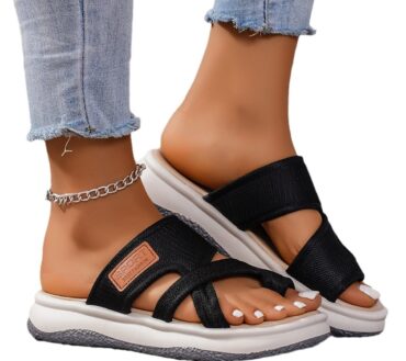 Breathable mesh slippers for beach women