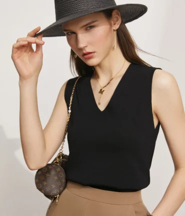 Minimalism Vests for Women New Simple Versatile Hyperbola V-neck Slim Underlay Top Crop Tops Tank Top