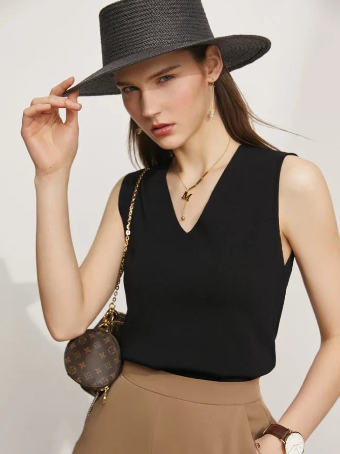 Minimalism Vests for Women New Simple Versatile Hyperbola V-neck Slim Underlay Top Crop Tops Tank Top
