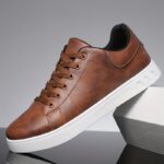 1 pair of men's casual skateboard shoes, comfortable and fashionable, suitable for all seasons, suitable for outdoor travel, walking and sports